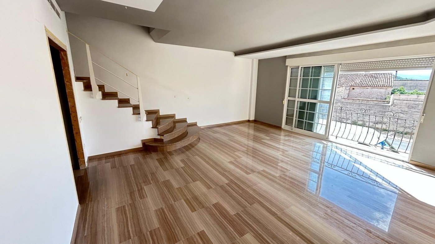 House in Aielo de Malferit – Valencia – — image 5